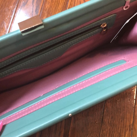 Faux snakeskin clutches! - Picture 5 of 8